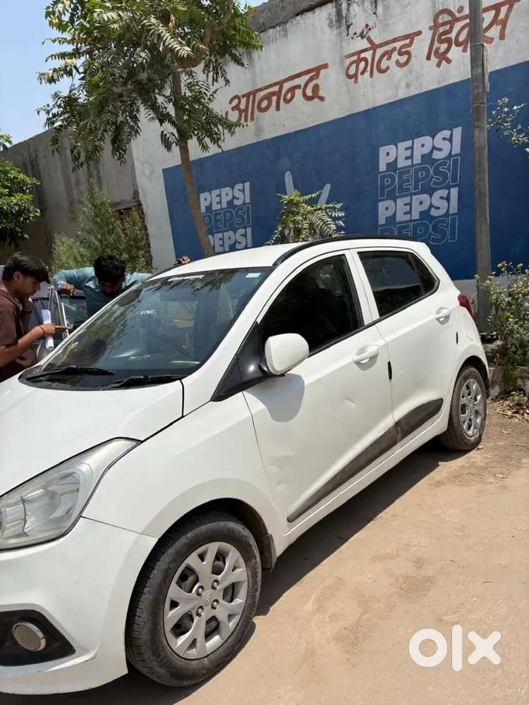 Hyundai Grand I10 2017 Petrol 89000 Km Driven