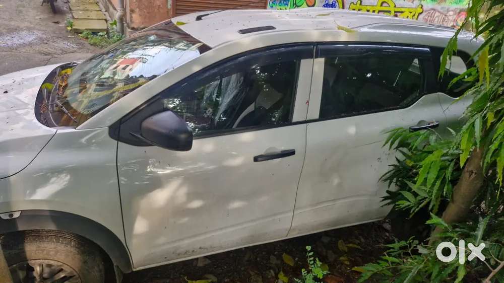 Renault Triber 1.0 Petrol 2024
