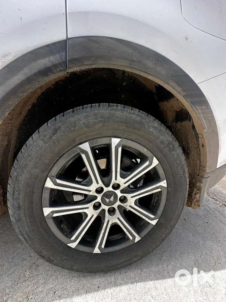 Mahindra Xuv700 Diesel Auto 2024 1st Owner