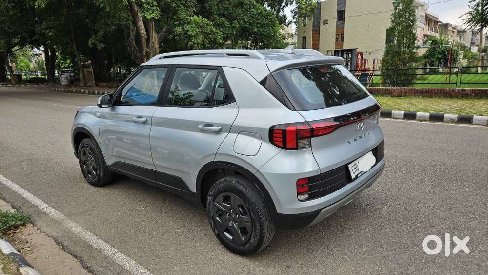 Hyundai Venue 1.2 S (o), 2023, Petrol