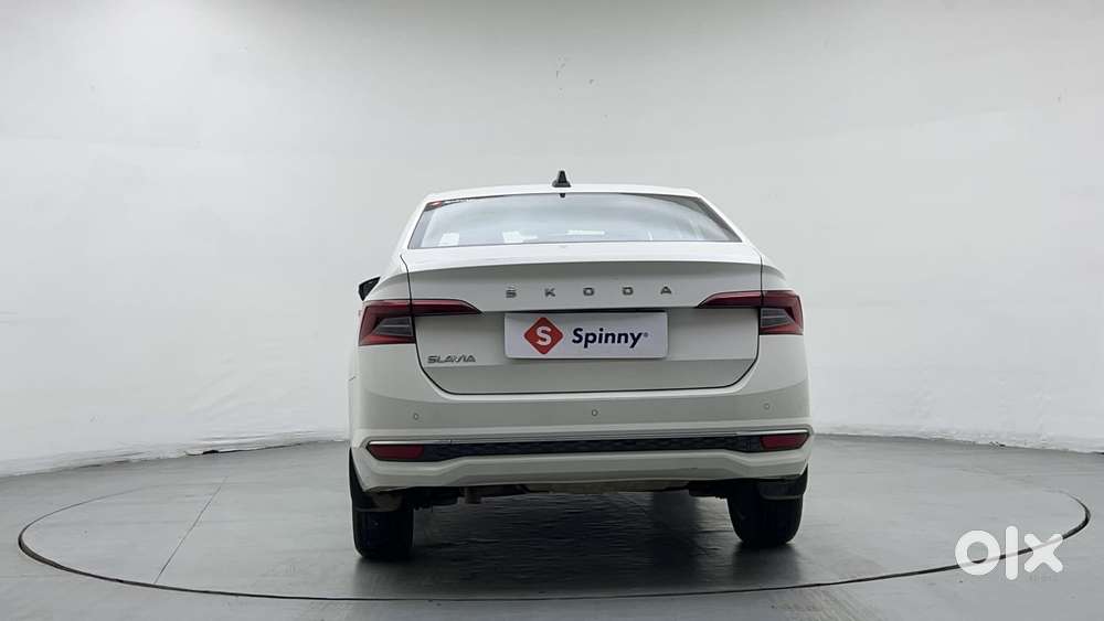 Skoda Slavia Style 1.0l Tsi At, 2022, Petrol