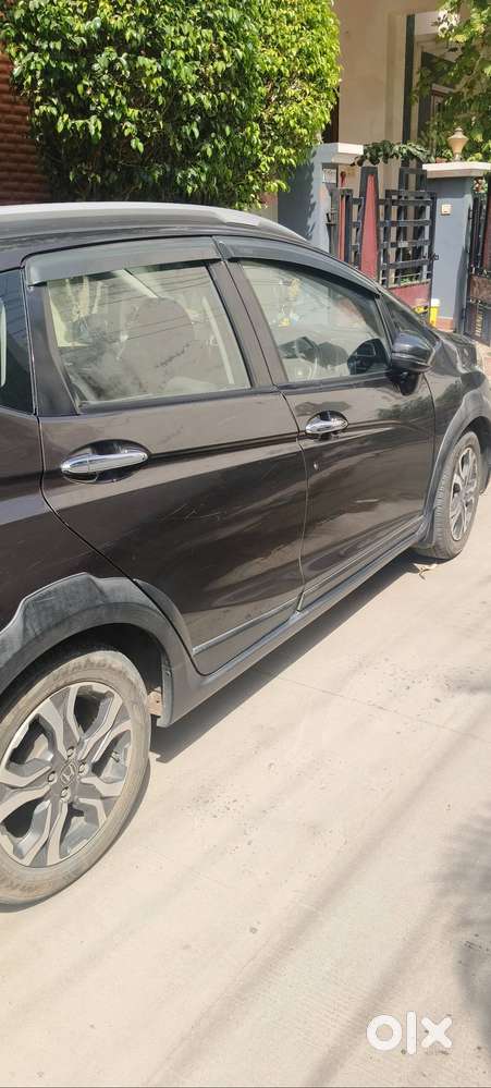 1st Owner, Top Condition, Petrol Top Model