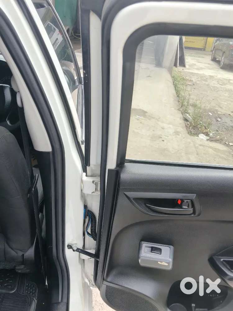 Swift Lxi Maruti Suzuki 2012 Model