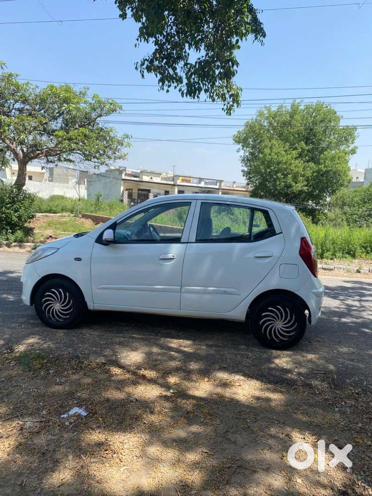 Hyundai I10 2012 Petrol 70000 Km Driven
