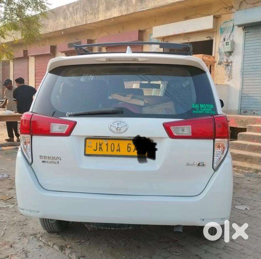 Toyota Innova Crysta 2016 Diesel Well Maintained
