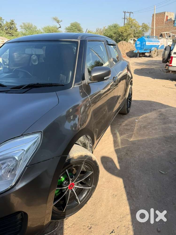 Maruti Suzuki Swift 2019 Vxi Amt