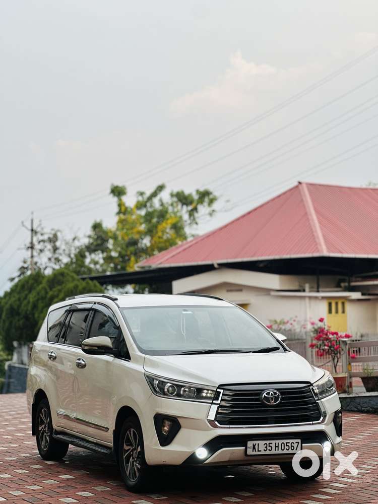 Toyota Innova Crysta 2.4 V, 2017, Diesel