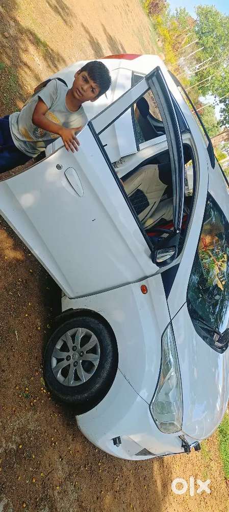 Hyundai Eon Car