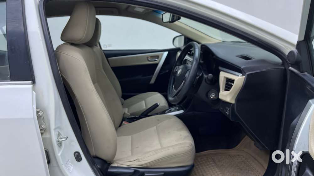 Toyota Corolla Altis G At, 2015, Petrol