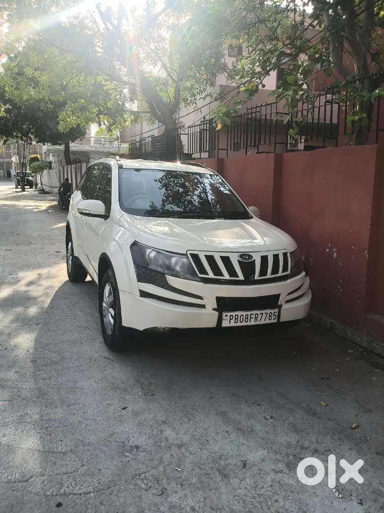 Mahindra Xuv500 2015 Diesel 80195 Km Driven