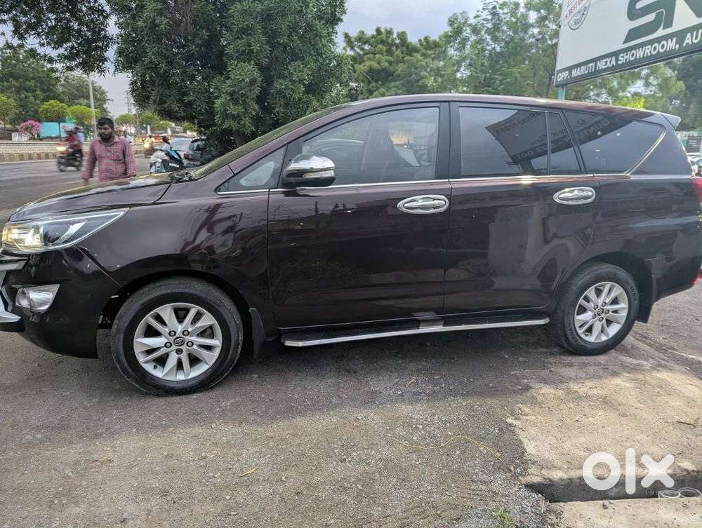 Toyota Innova Crysta 2.4 V, 2016, Diesel