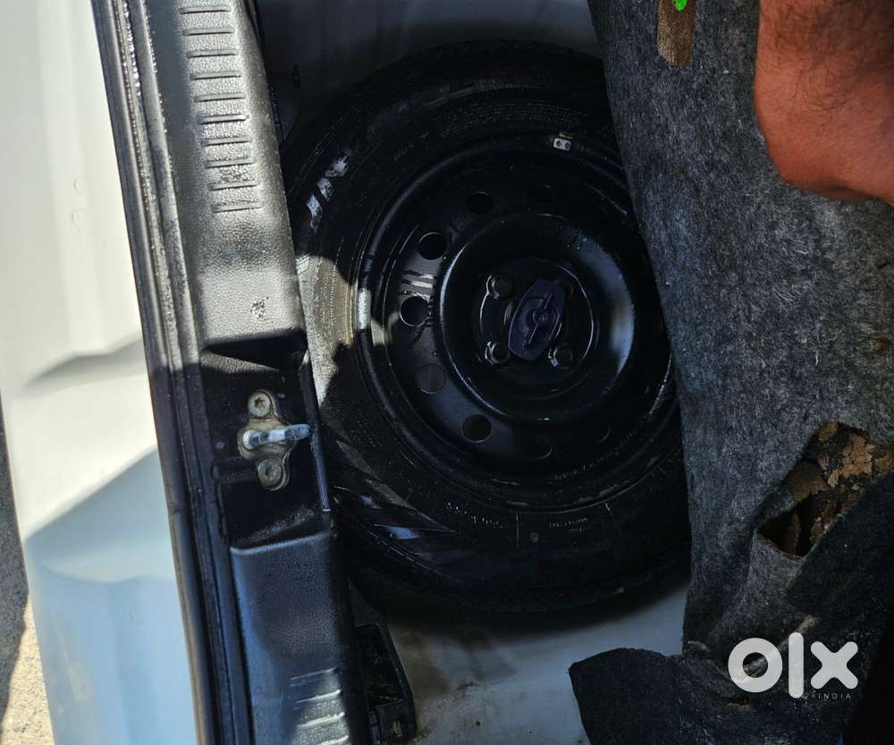 Maruti Suzuki Swift Vxi + Manual, 2022, Petrol