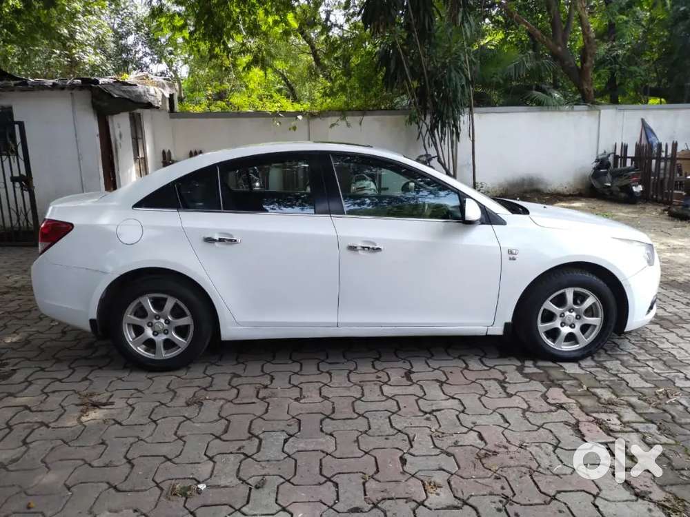 Chevrolet Cruze Ltz At 2011 Model