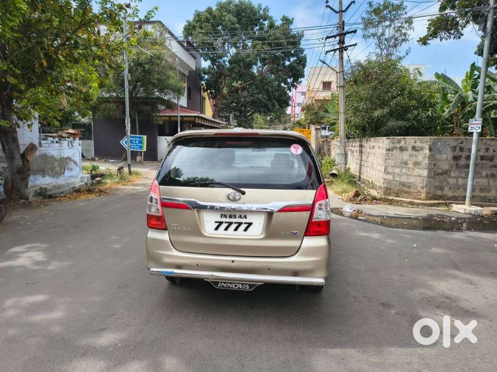 Toyota Innova Crysta 2.4 V 7 Str, 2012, Diesel