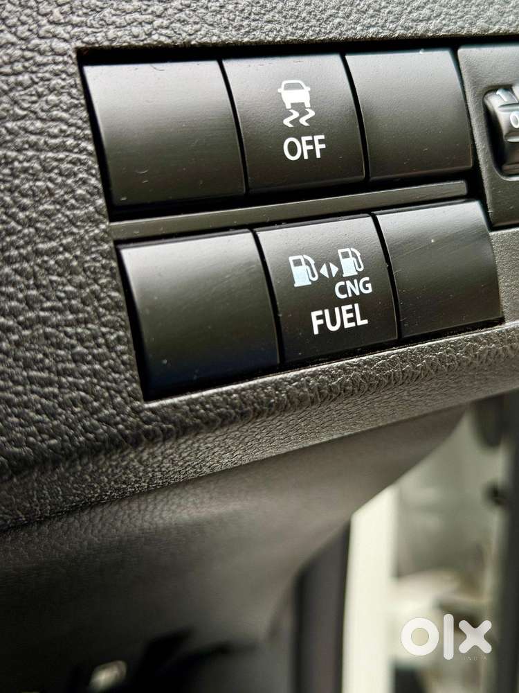 Maruti Suzuki Brezza 1.5 Vxi Cng, 2025, Cng & Hybrids