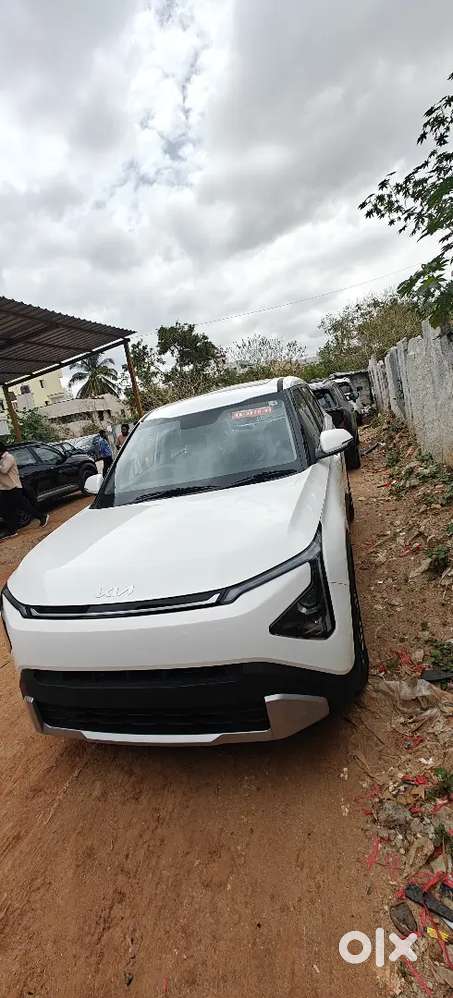 Kia Carens Hte  ( Ex) With Sunroof 2026