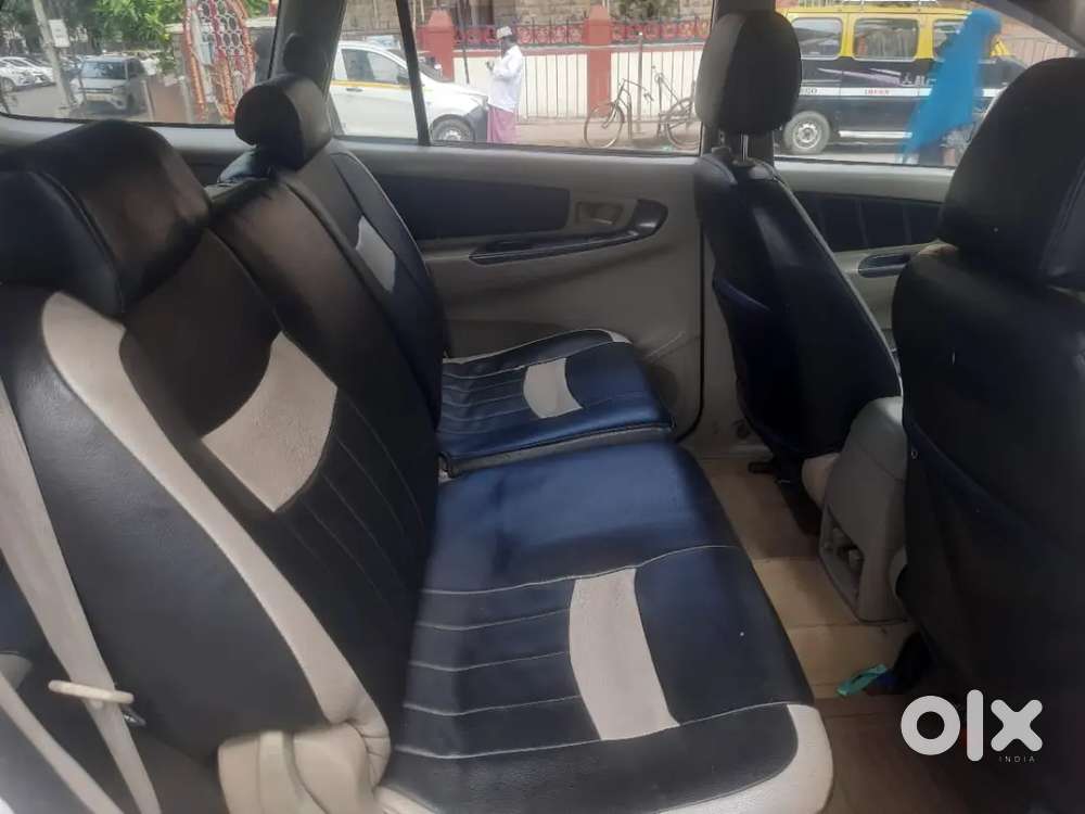 8 Seater Toyota Innova 2010 Diesel 145000 Km Driven Insurance Valid