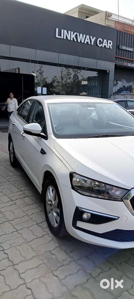Skoda Slavia 1.0 Ambition Tsi, 2022, Petrol