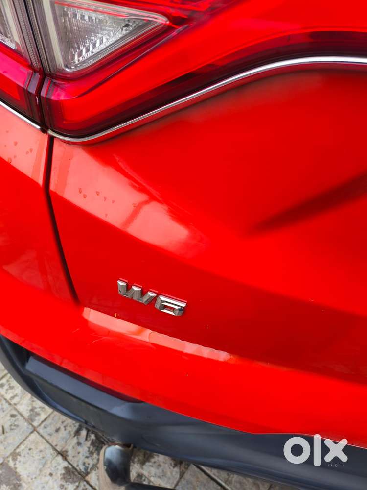 Mahindra Tuv 300 T6, 2019, Petrol