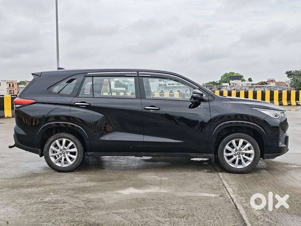 Toyota Innova Hycross 2.0 Vx Hybrid 7 Str, 2025, Cng & Hybrids