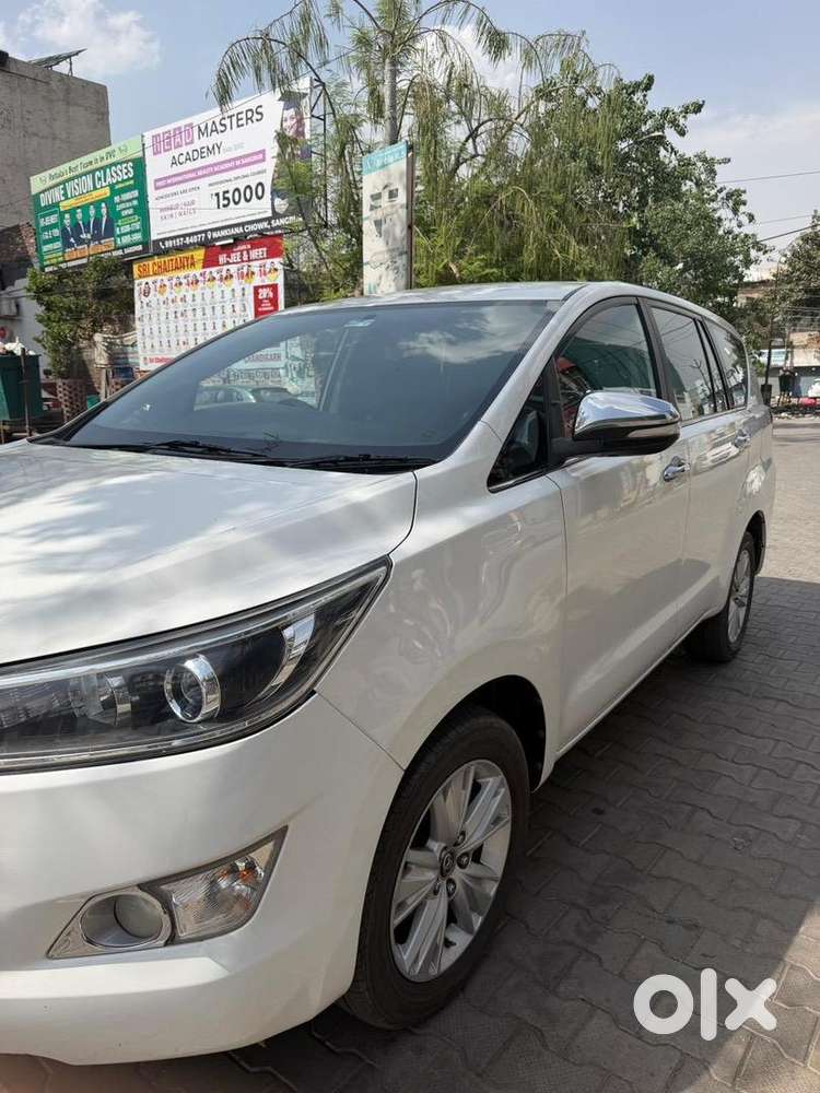 Toyota Innova Crysta 2016