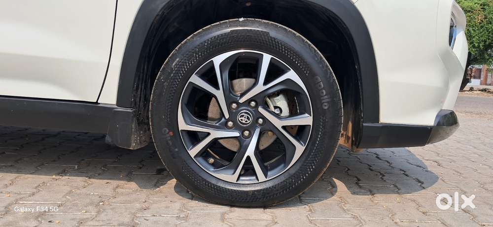 Toyota Urban Cruiser Hyryder 1.5 V Hybrid, 2024, Petrol