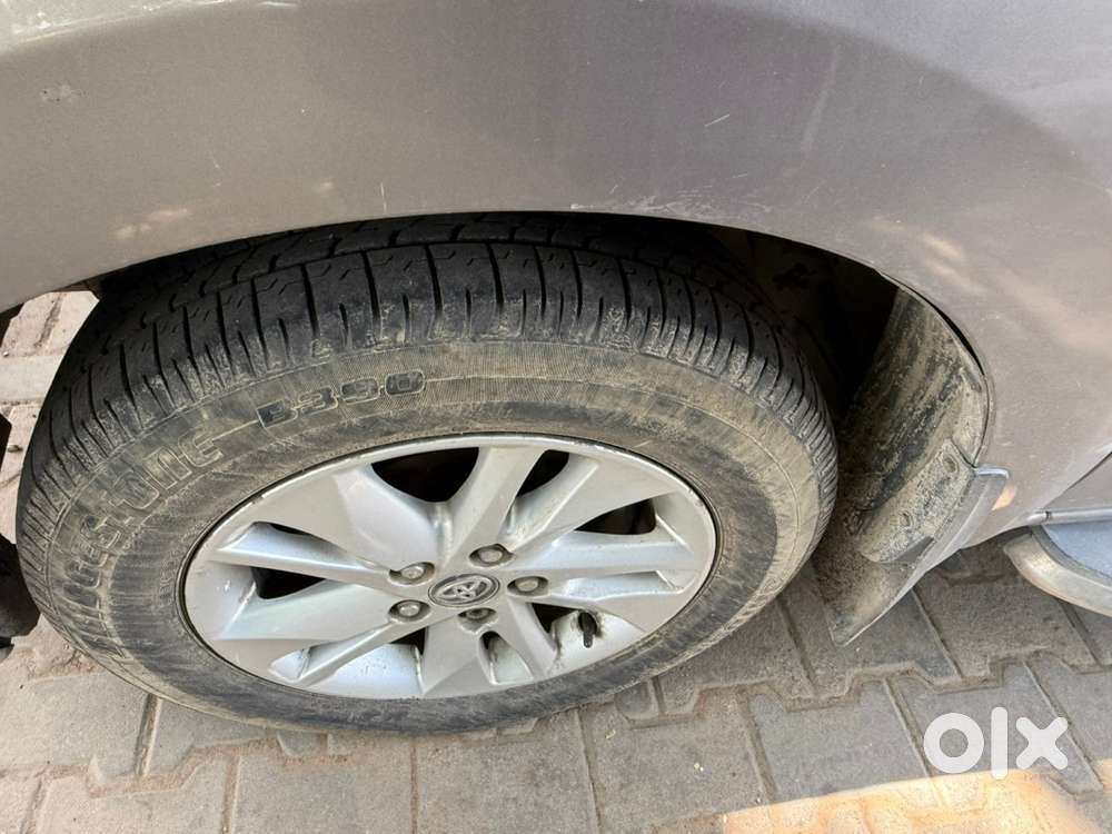 Toyota Innova Crysta G 2017