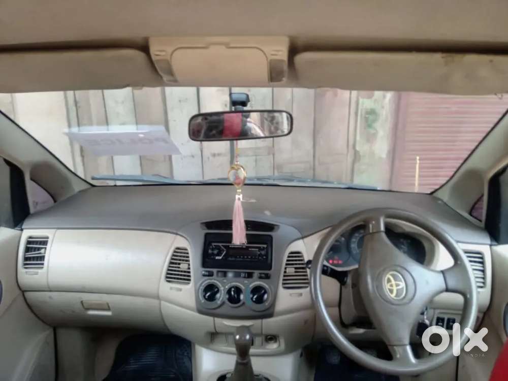 Toyota Innova 2006 Petrol Well Maintained