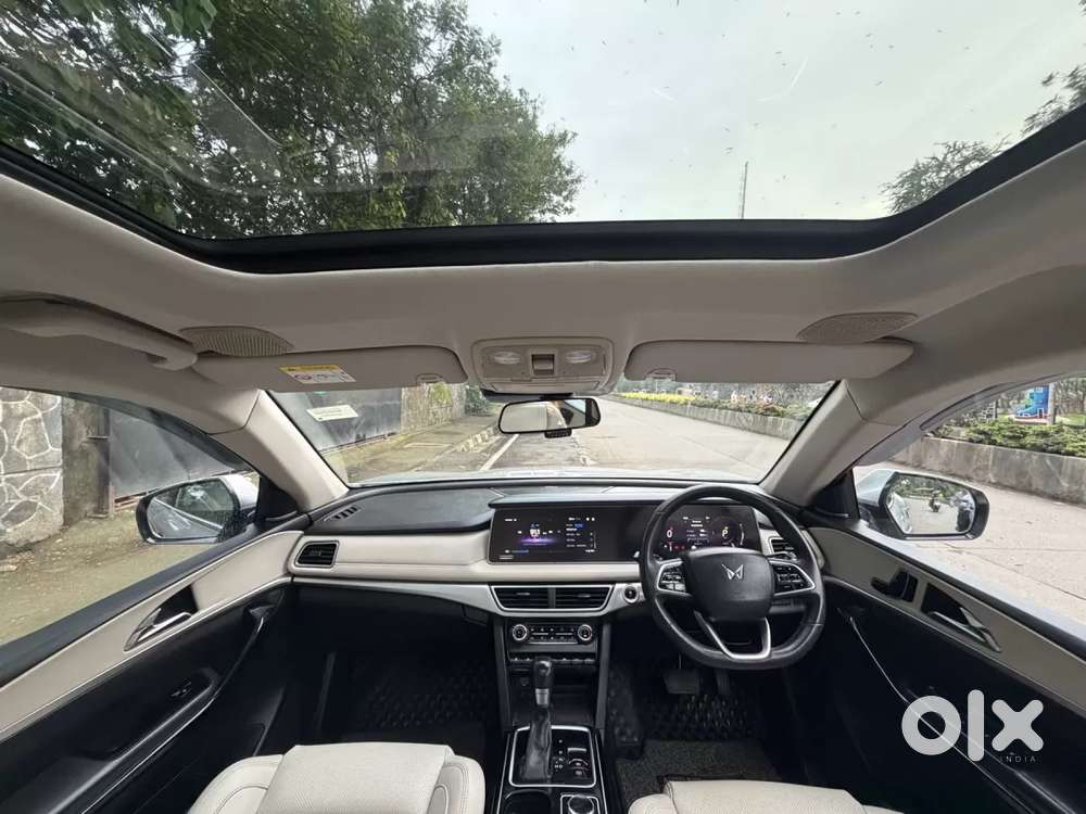 Mahindra Xuv700 2.2 Ax 7 Diesel At Luxury Pack Str, 2023, Diesel
