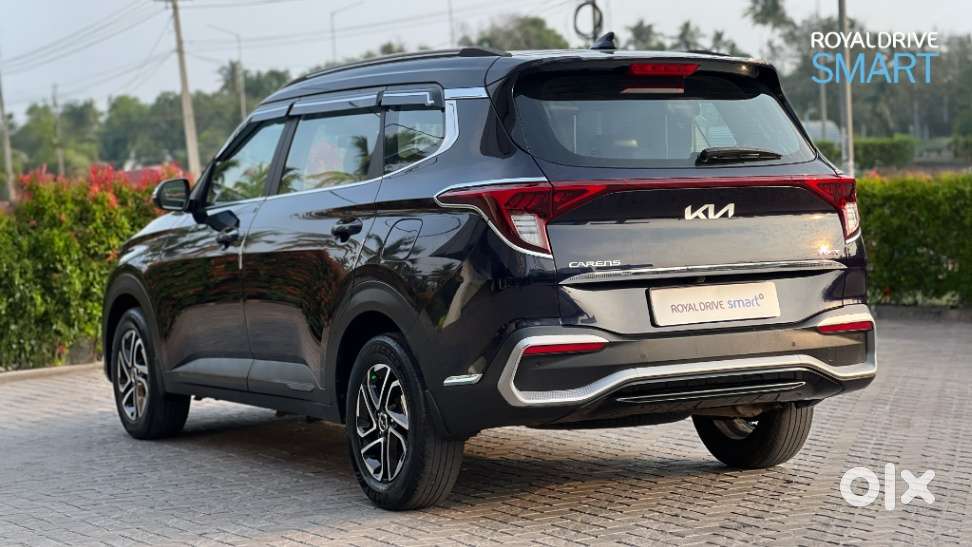 Kia Carens, 2023, Petrol