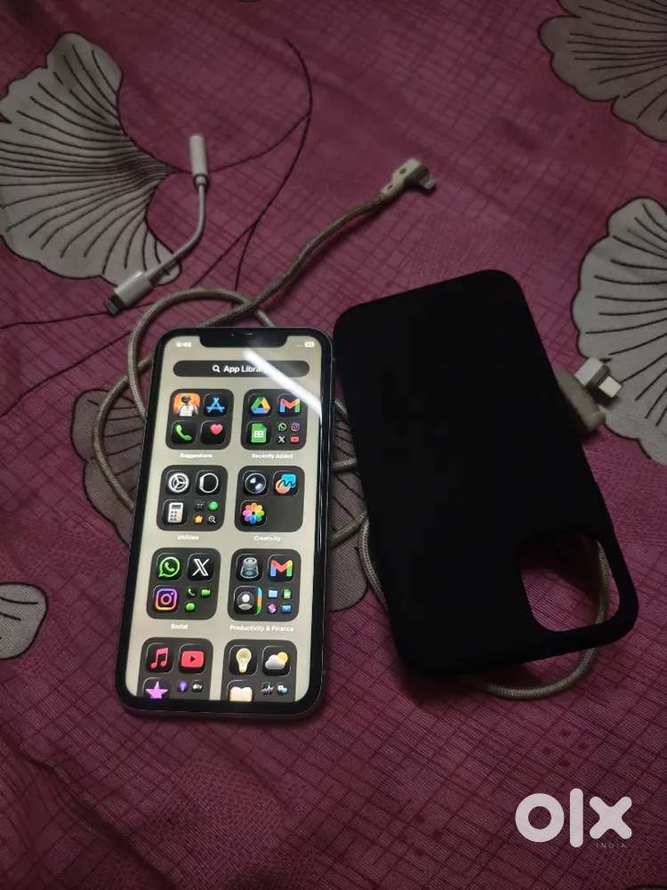 Iphone 11 128GB with silicon back cover, charging cable and - Main Image