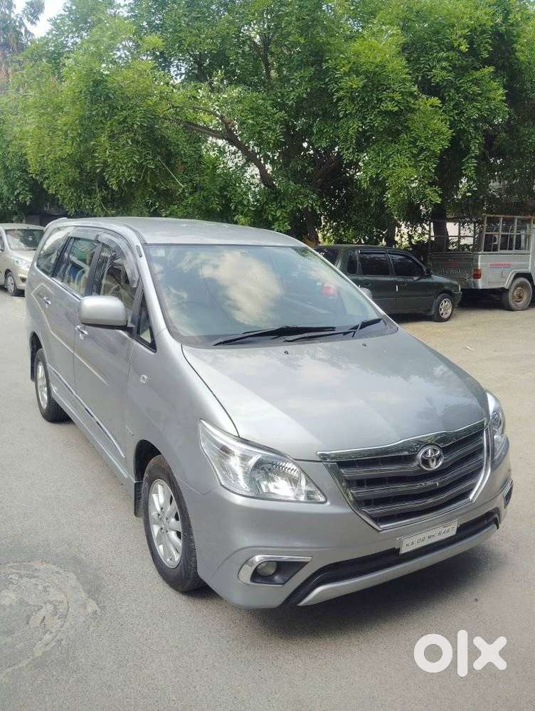 Toyota Innova 2009-2011 2.5 E 7 Str, 2015, Diesel
