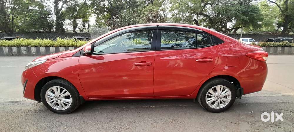 Toyota Yaris V Cvt, 2018, Petrol