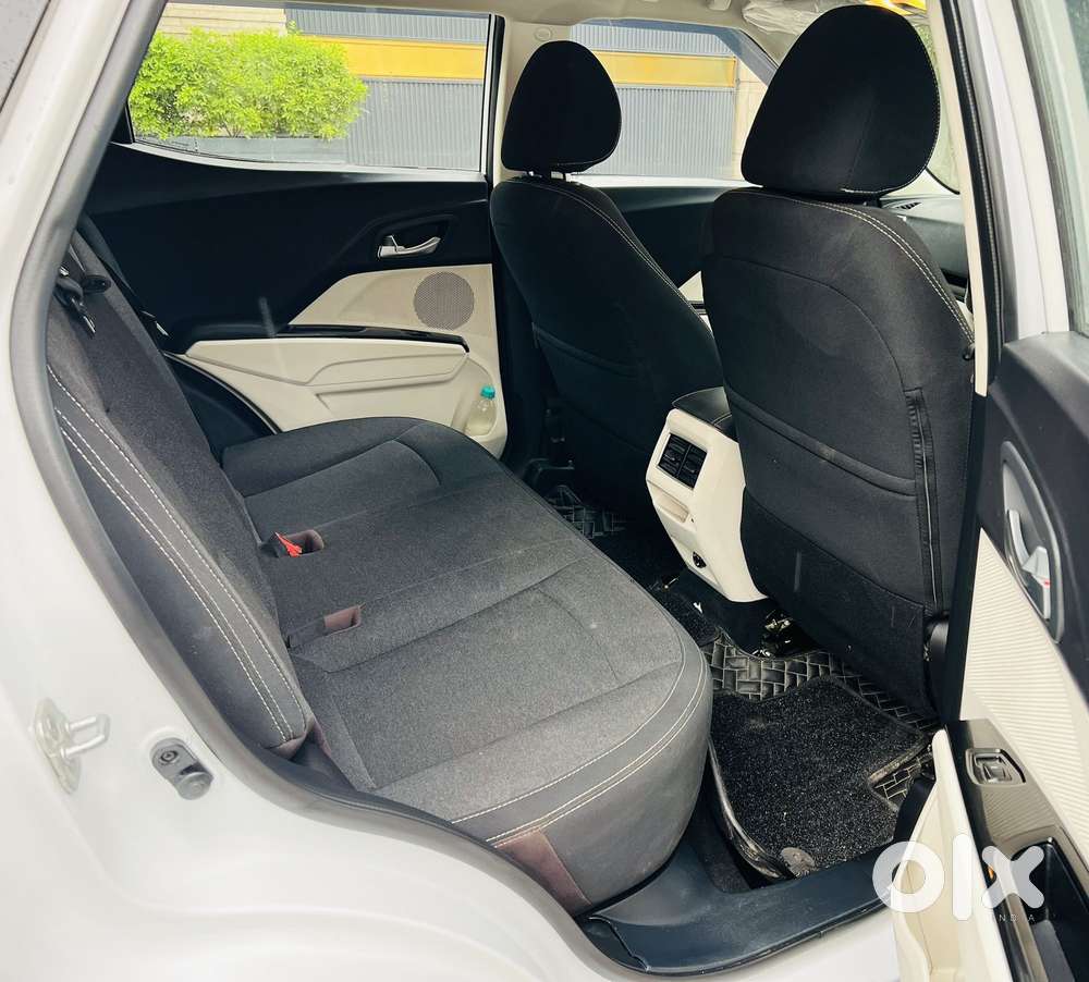 Mahindra Xuv 3xo Ax5 Ds Mt, 2025, Diesel