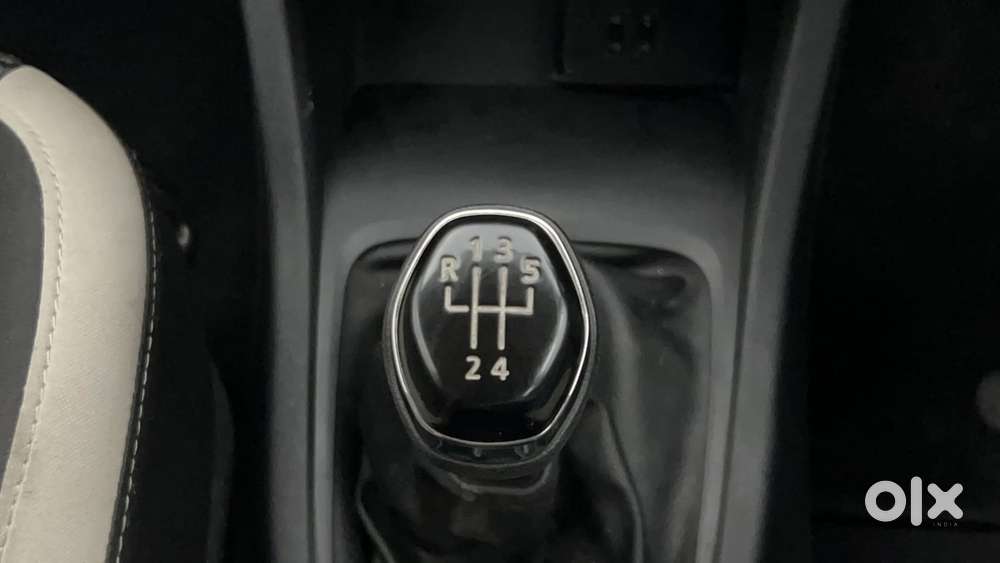 Renault Triber Rxz, 2022, Petrol