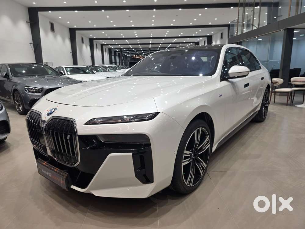 Bmw I7 Xdrive60, 2023, Electric
