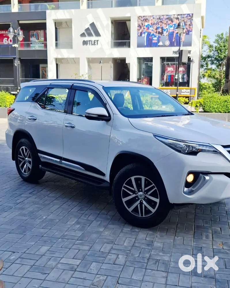 Toyota Fortuner 4x4 Sigma 4 Automatic 2017 1st Owner