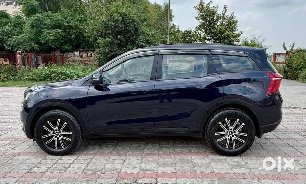 Mahindra Xuv700 2.0 Ax 5 Petrol Mt Str, 2024, Petrol