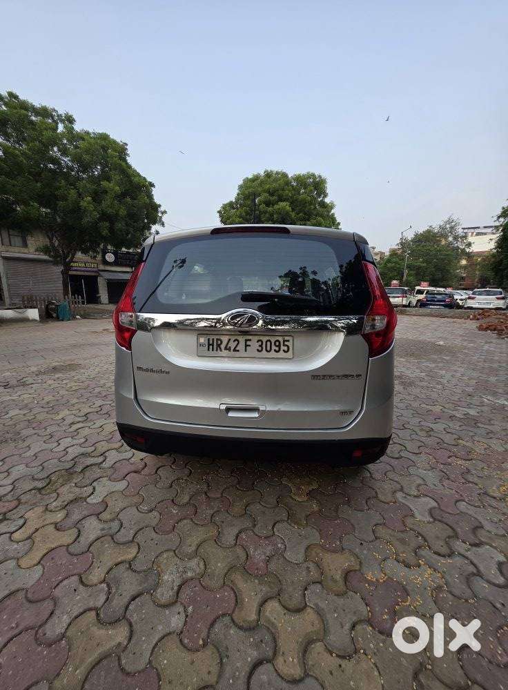 Mahindra Marazzo M6, 2018, Diesel