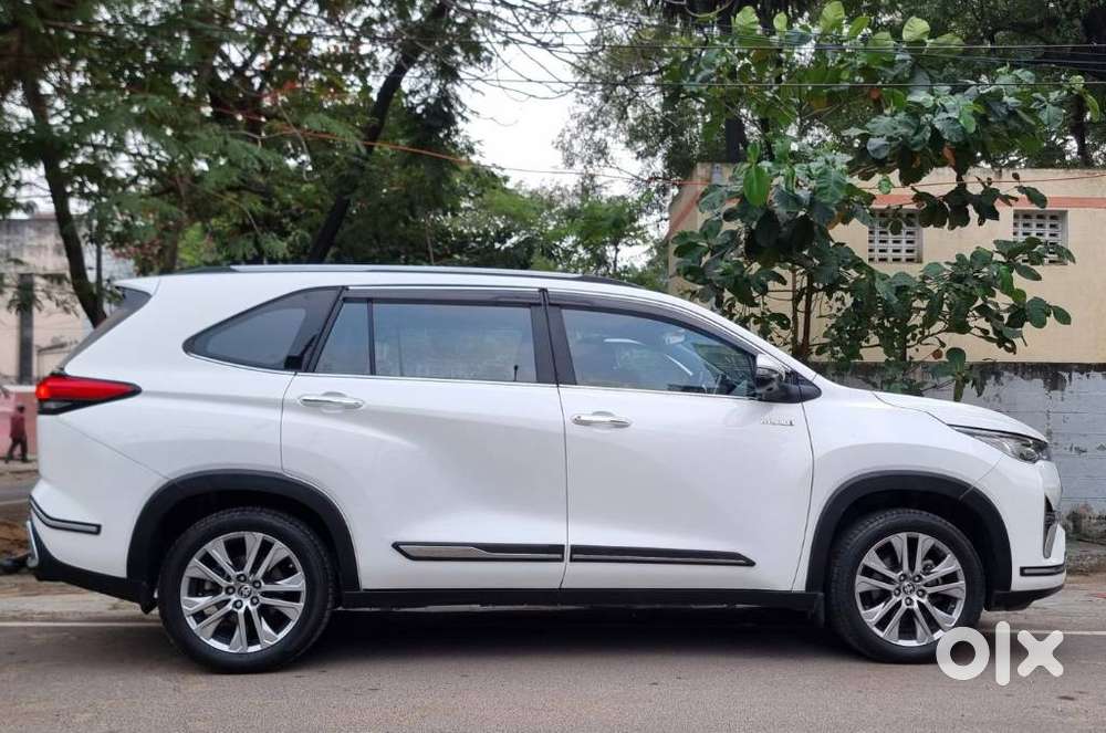 Toyota Innova Hycross 2.0 Zx Hybrid 7 Str, 2024, Diesel