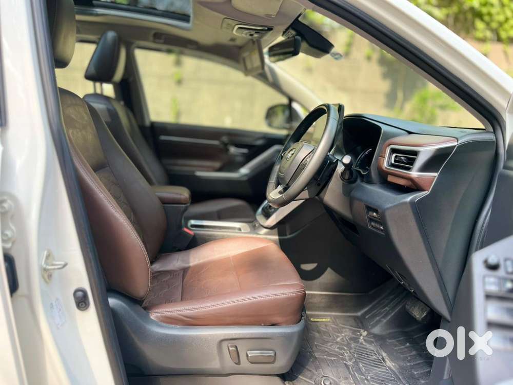Toyota Innova Hycross 2.0 Zx (o) Hybrid 7 Str, 2024, Petrol