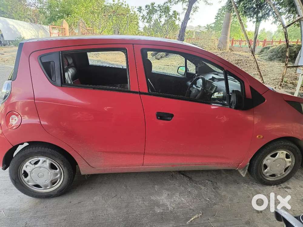 Red Chevrolet Beat Diesel 2011