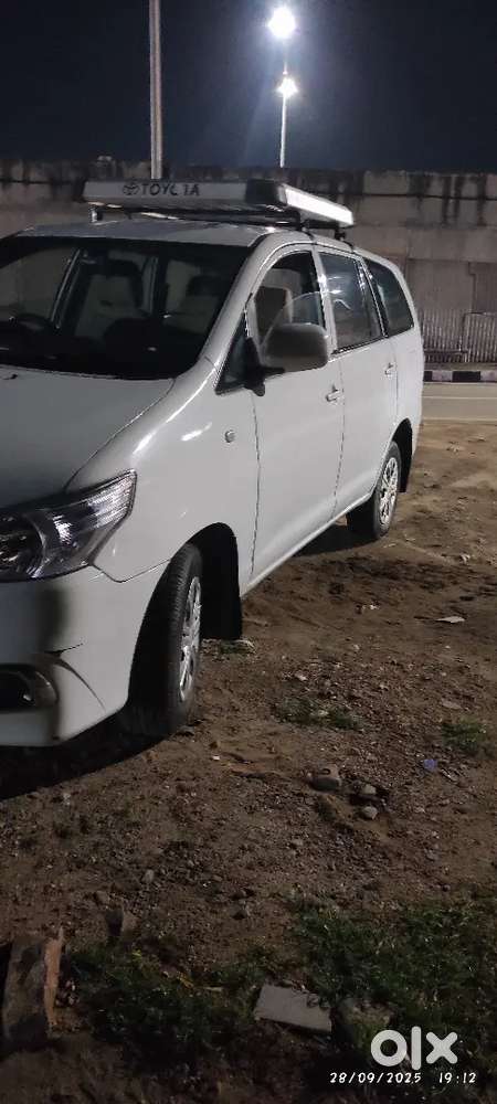 Toyota Innova 2011