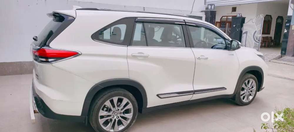 Toyota Innova Hycross 2024 Petrol 45000 Km Driven