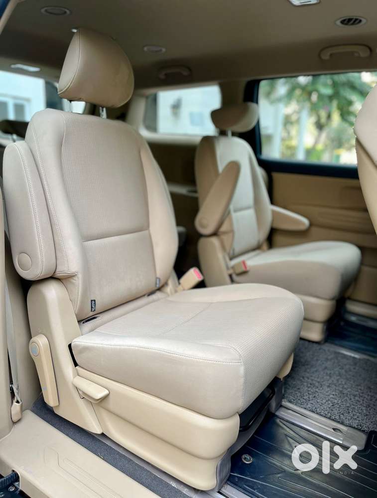 Kia Carnival Premium, 2020, Diesel