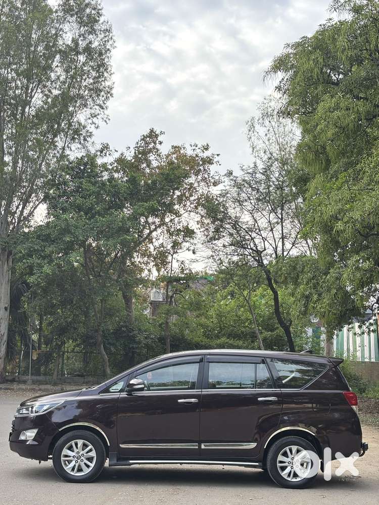 Toyota Innova Crysta 2.4 V 7 Str, 2017, Diesel