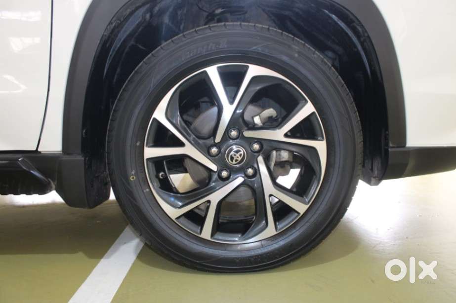 Toyota Urban Cruiser Hyryder 1.5 V Hybrid, 2023, Petrol