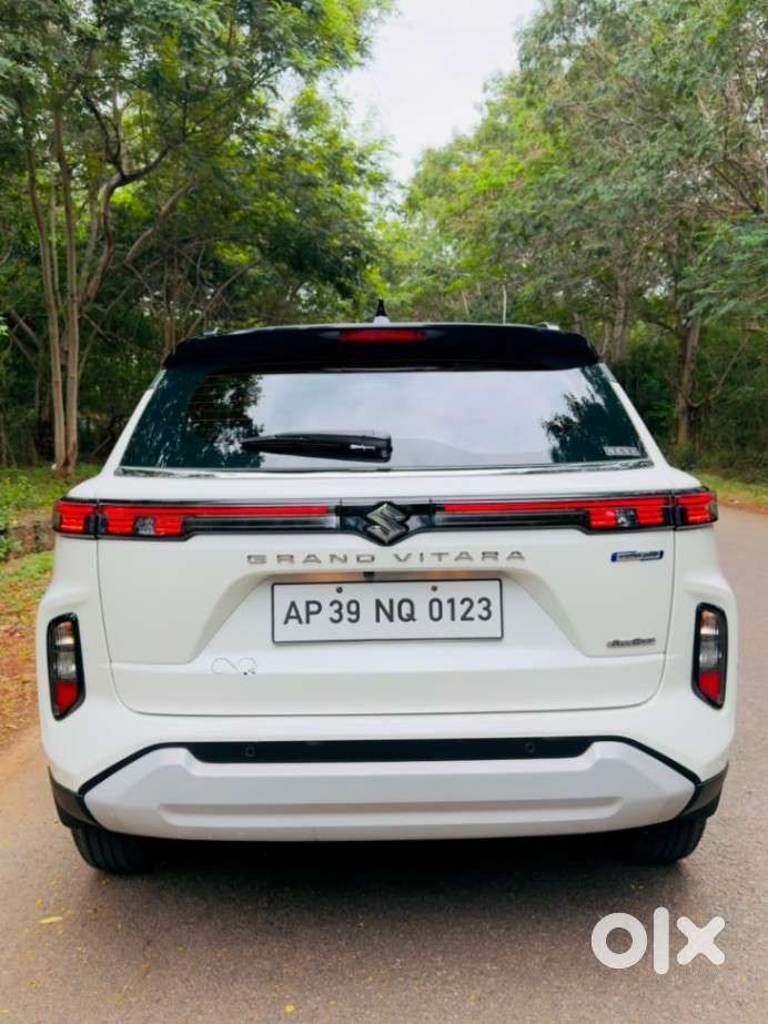 Maruti Suzuki Grand Vitara 1.5 Alpha Smart Hybrid Allgrip, 2022, Pet..