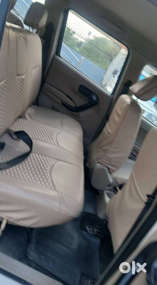 Mahindra Bolero Neo N8, 2021