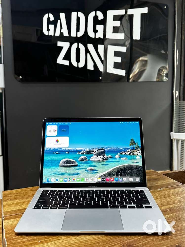 MacBook air 13 inch , m1 2020 , 8gb 256gb mint condition